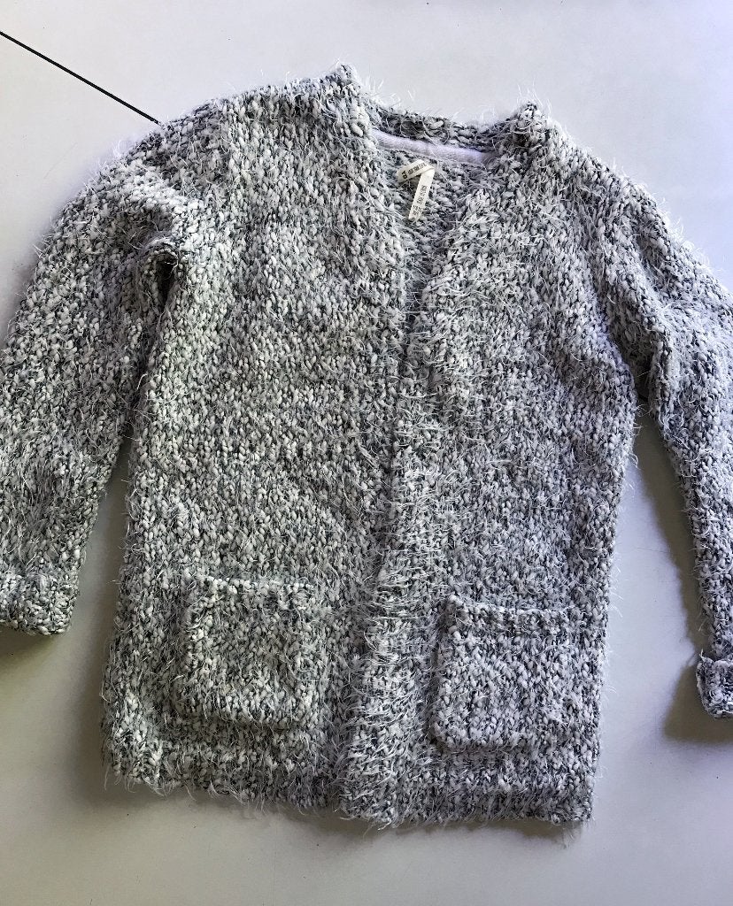 Warme grijze CARDIGAN - maat 140, Ophalen of Verzenden, Zo goed als nieuw, Meisje