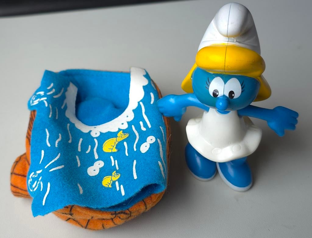 Figurine Schtroumpfette avec bateau, Collections, Schtroumpfs, Utilisé, Poupée, Figurine ou Peluche, Schtroumpfette, Envoi