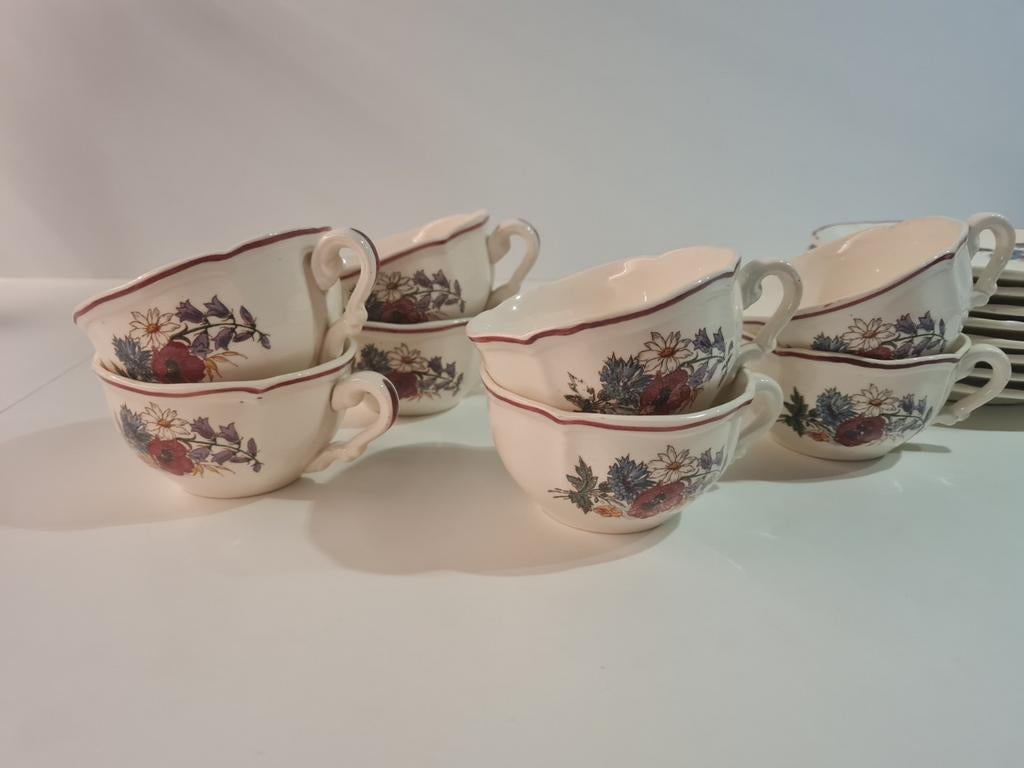 Lot 8 tasses et sous-tasses Sarreguemines Agreste