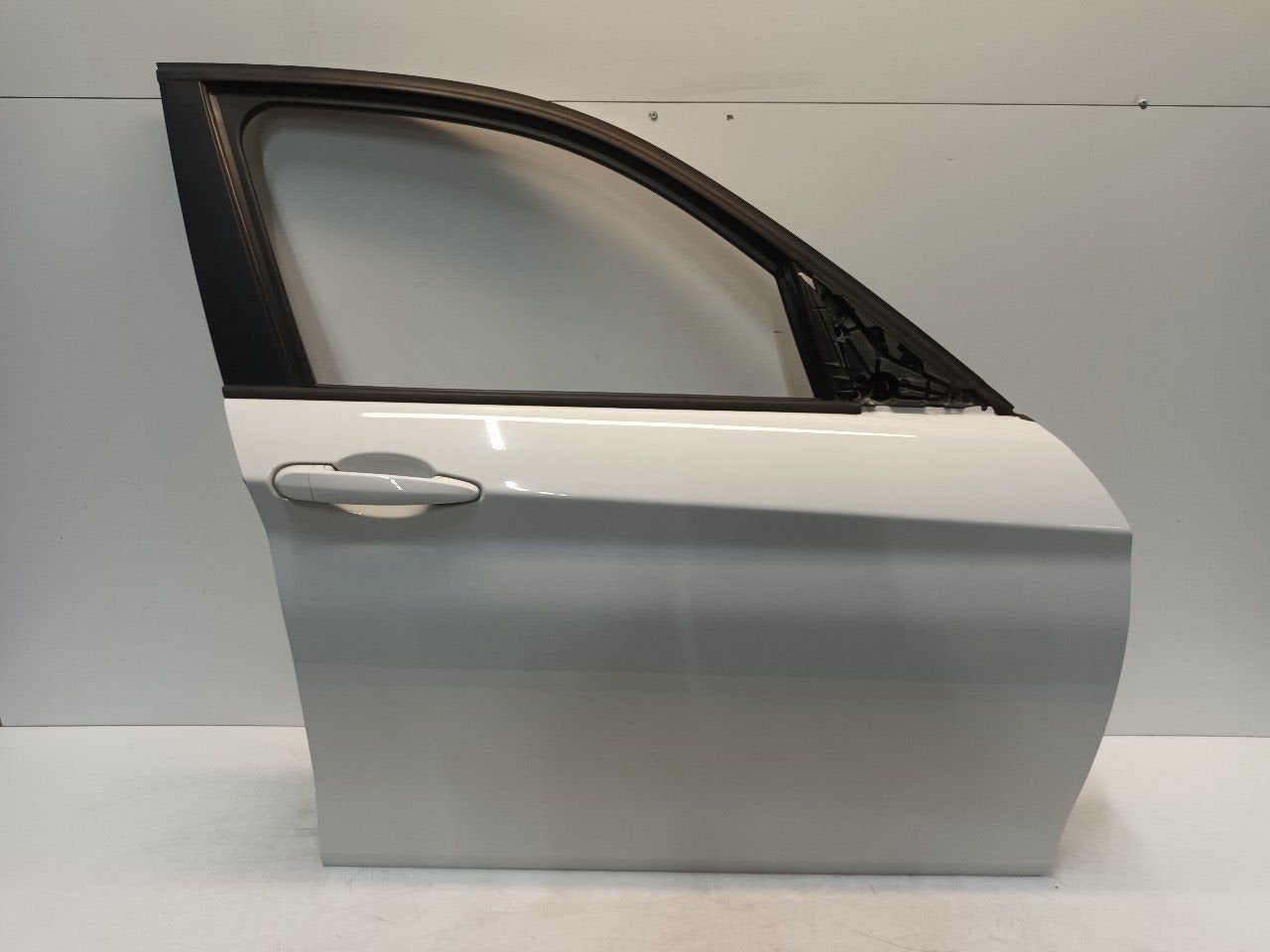Portier rechts voor BMW 1 serie, Auto-onderdelen, Onderdelen@venauto.nl, Van der Ven Autorecycling B.V., Gebruikt, Ettenseweg 76, 4706 PB Roosendaal, The Netherlands