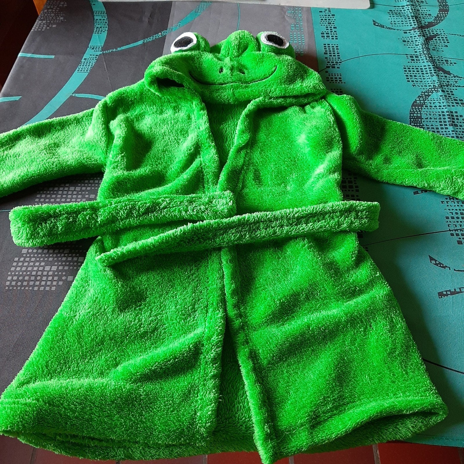Kamerjas of badjas en 3x shirts lange mouwen., Kinderen en Baby's, Babykleding | Maat 80, Ophalen