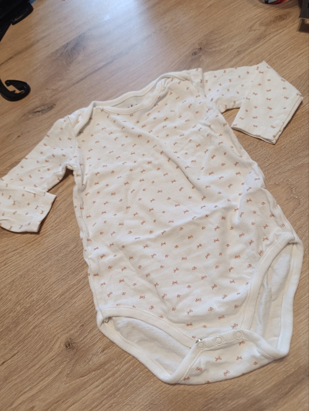 a vendre un petit body entre 3 mois et 6 mois, Sports & Fitness, Ballet, Enlèvement