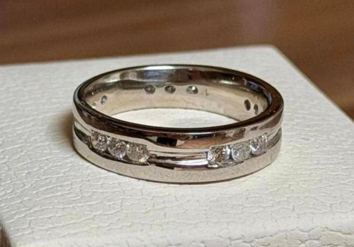 Gouden ring met 15 natuurlijke diamanten en HRD certificaat!, Enlèvement ou Envoi, 18 à 19, Femme ou Homme, Or