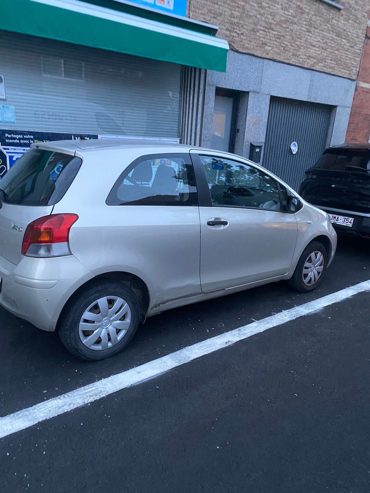 Toyota Yaris 1.0 essence 2009 a vendre roule nickel .Sans ct, Achat, Boîte manuelle, Beige, Particulier