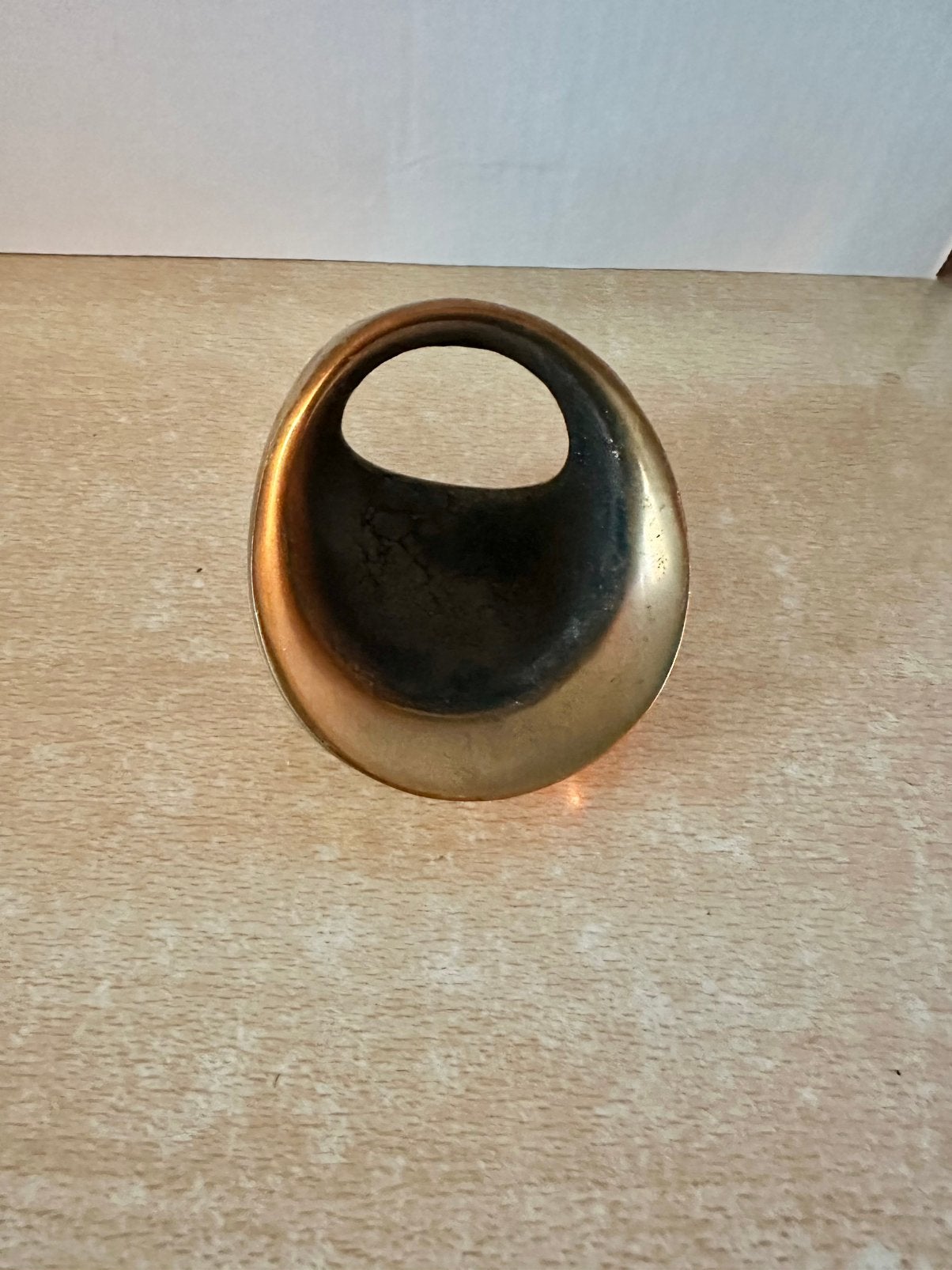Brutalistische bronzen paperweight (gesigneerd), Ophalen of Verzenden, Brons
