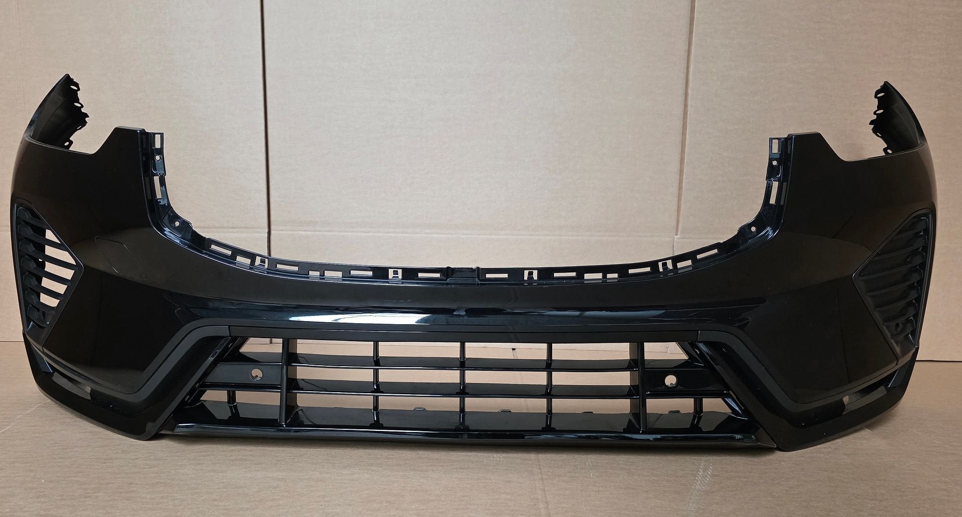 Voorbumper Volvo XC60 II Facelift 2025-2027 2 FACELIFT, Gebruikt, -, Voor, Ophalen of Verzenden