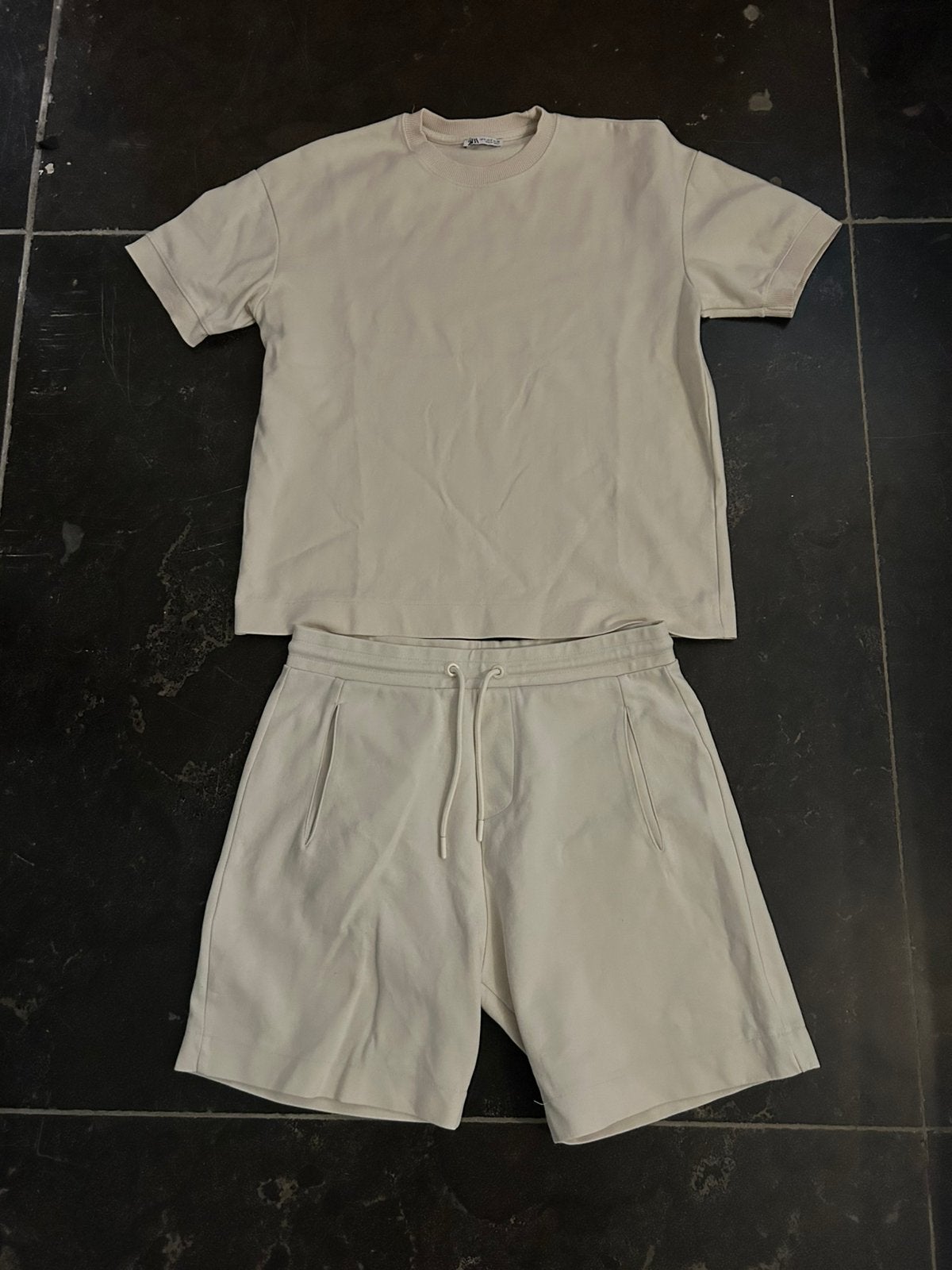 Ensemble tee-shirt et short, Enlèvement ou Envoi, Comme neuf