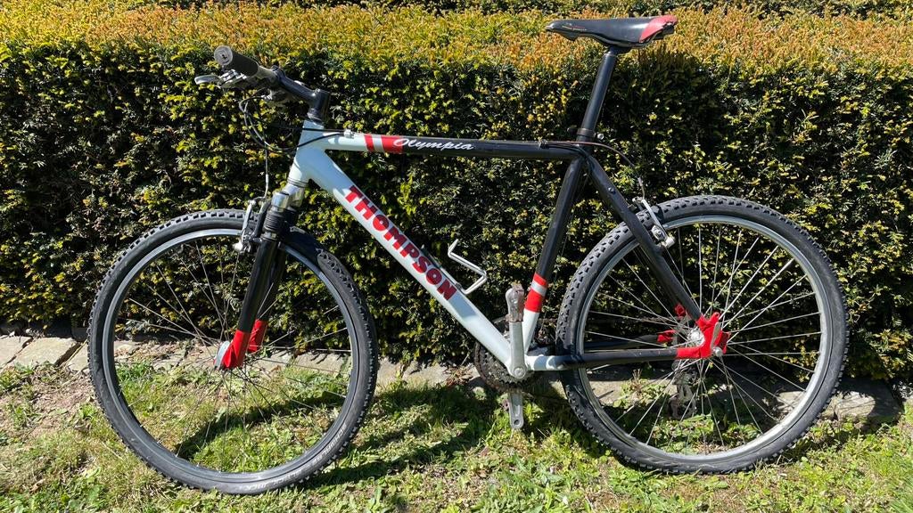 Thompson Olympia mountainbike trekkingfiets – framemaat 54cm, Vélos & Vélomoteurs, Accessoires vélo | Autres Accessoires de vélo