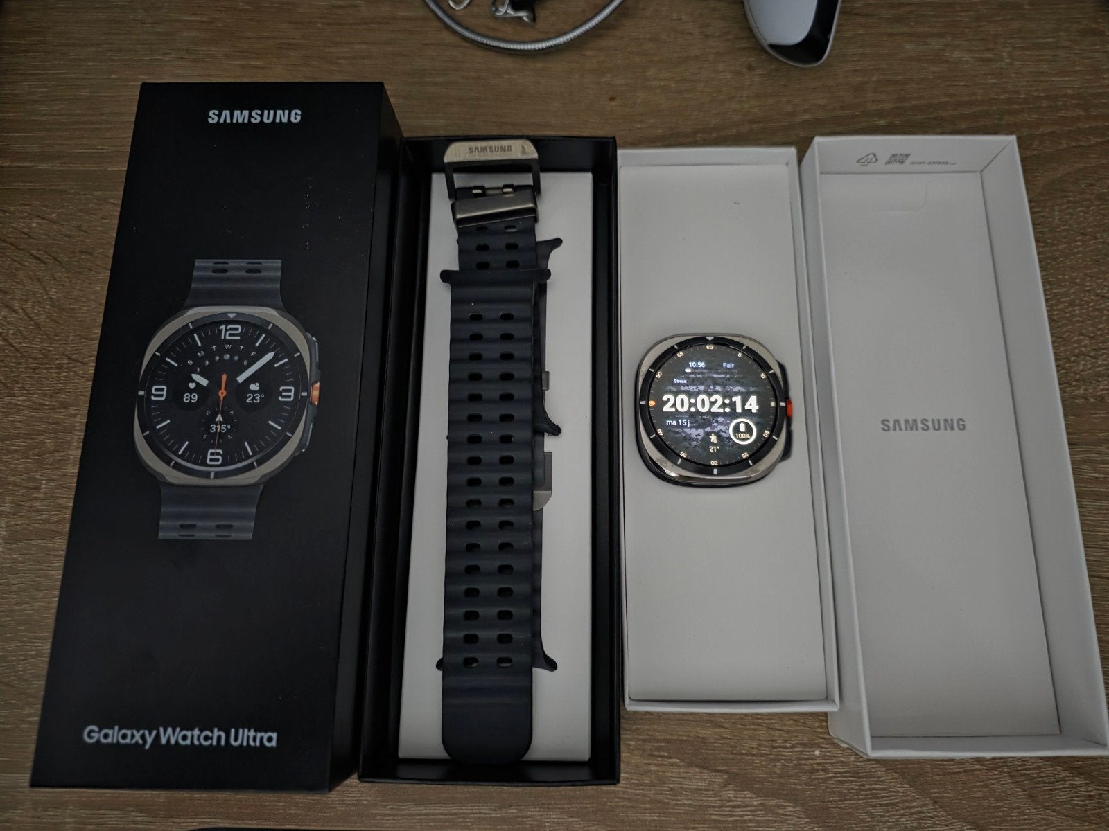 Samsung watch ultra 2025 titanium Esim weinig gebruikt, Handtassen en Accessoires, Smartwatches, Ophalen