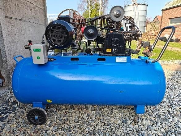 compressor 380v 900 l, Doe-het-zelf en Bouw, Compressors, Ophalen, 800 liter/min of meer, Nieuw, Mobiel
