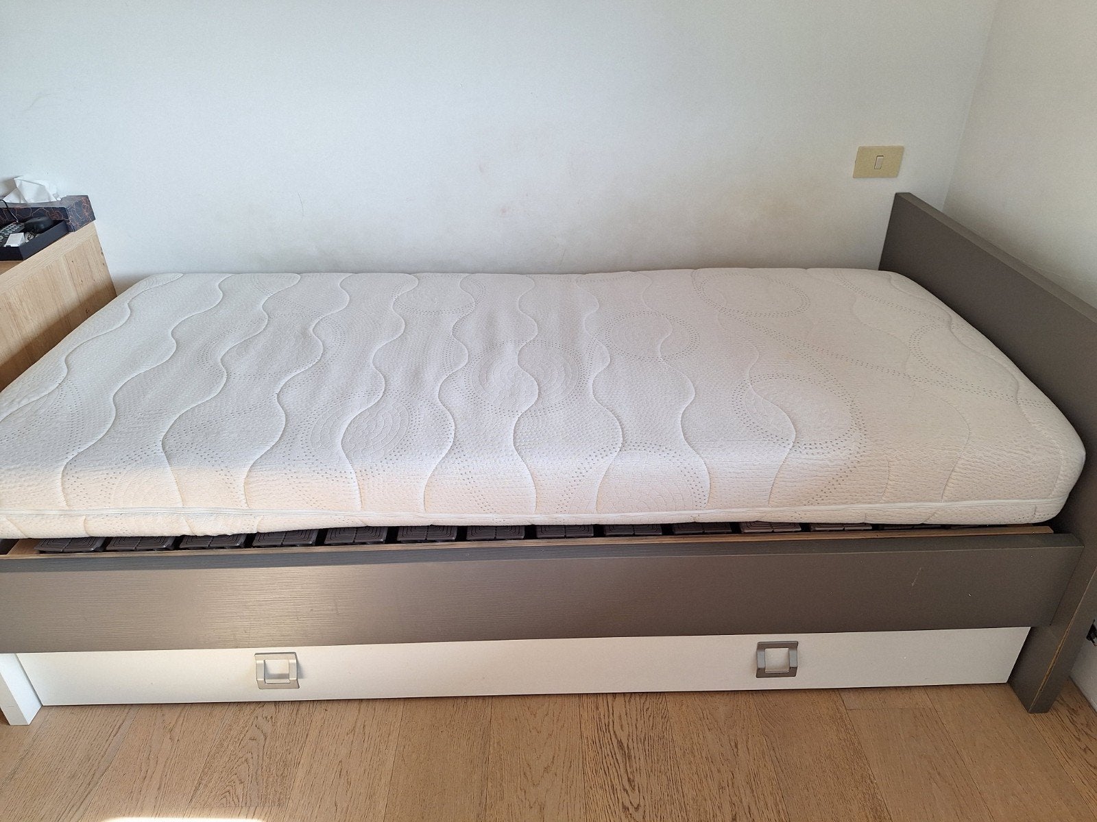 Praktisch uitschuifbaar bed / kajuitbed (90x200 cm) – Incl., Huis en Inrichting, Slaapkamer | Complete slaapkamers, Ophalen, Gebruikt