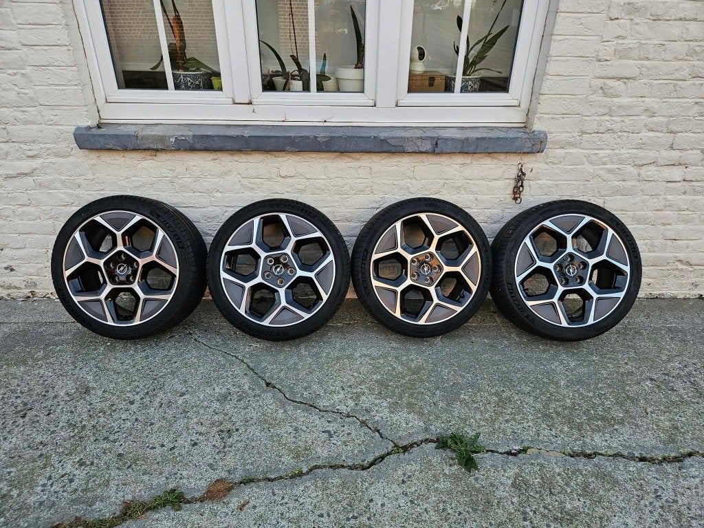 Jantes Opel Astra 225 40 r18 Michelin (5X108), Autos : Pièces & Accessoires, Pneus et Jantes, Pneus été, 18 pouces, Enlèvement