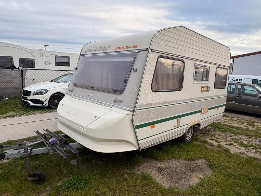 Caravan chateau 92 4 person vaste bed en rijbewijs b, Jusqu'à 4, Chateau, 4 à 5 mètres, 750 - 1000 kg