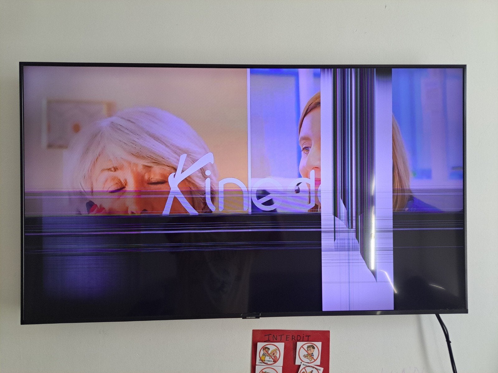 Tv Samsung uhd 4k 55 pouces ecran cassé pour pieces 2020, Enlèvement