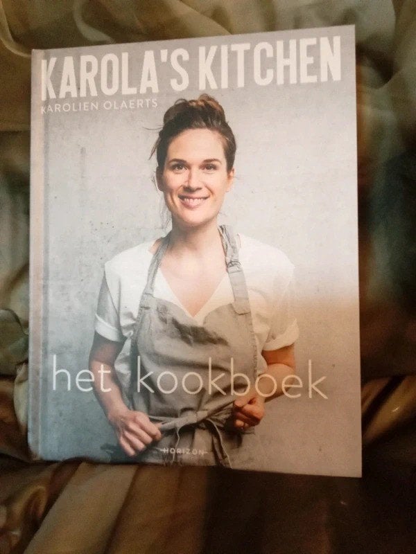 Karola's kitchen het kookboek, Boeken, Ophalen of Verzenden, Zo goed als nieuw