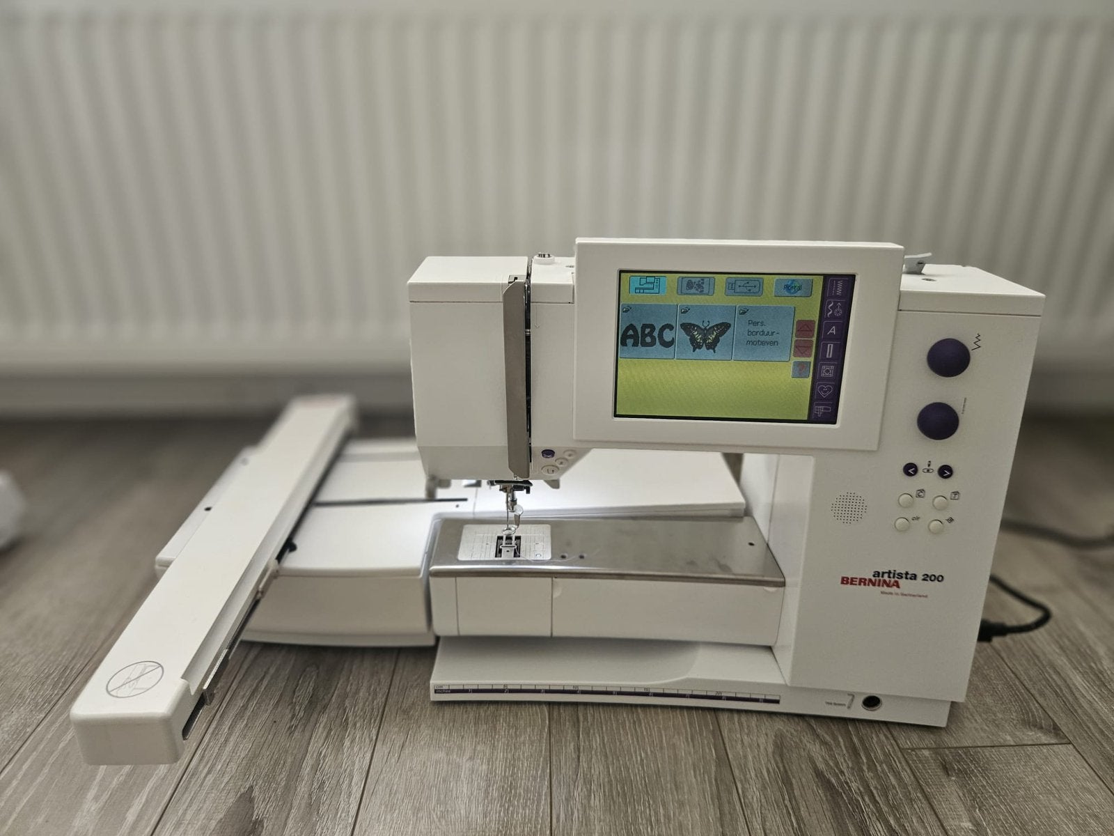 Bernina Artista 200 Naaimachine met Borduur, Hobby en Vrije tijd, Naaimachines en Toebehoren, Ophalen, Zo goed als nieuw, Naaimachine