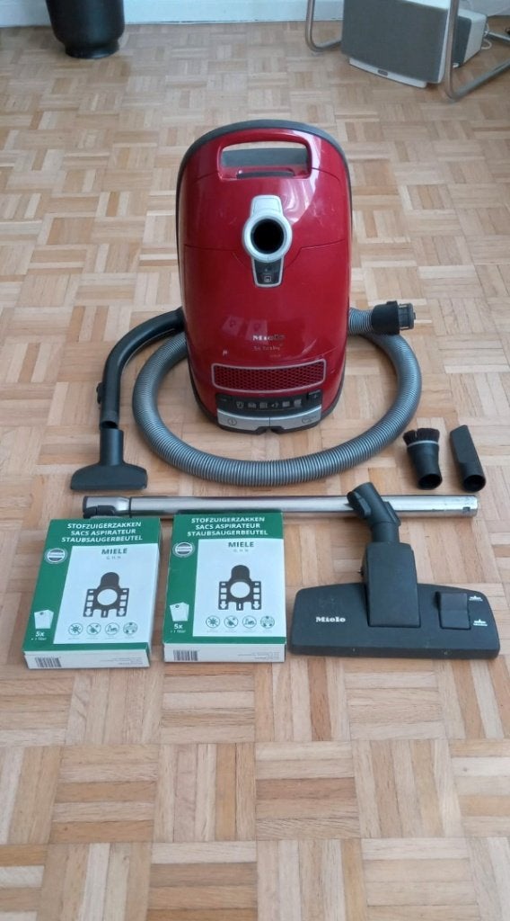 Miele S8320 – Aspirateur complet avec accessoires + sacs, Comme neuf, Miele, Sac à poussière, Aspirateur traîneau