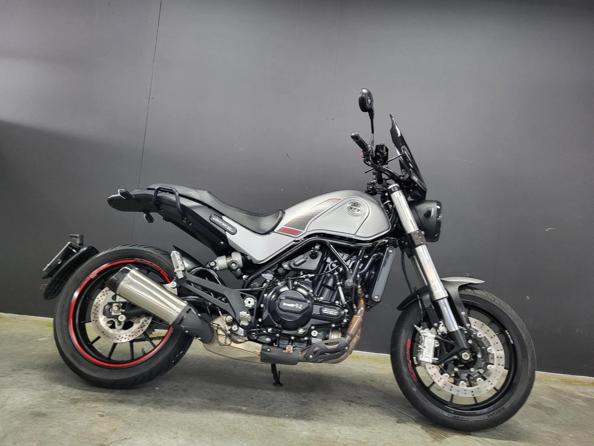 Benelli Leoncino 500 stijlvolle A2-scrambler (bj 2022), Motoren, Bedrijf, Overig, 12 t/m 35 kW, 500 cc
