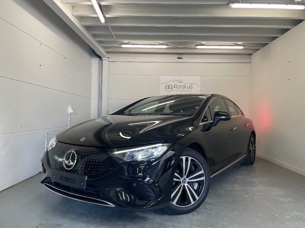 Mercedes-Benz - EQE300, Automaat, 4 deurs, https://public.car-pass.be/vhr/e2ffe630-7d61-4dd7-8274-ef04be3ac25e, Zwart