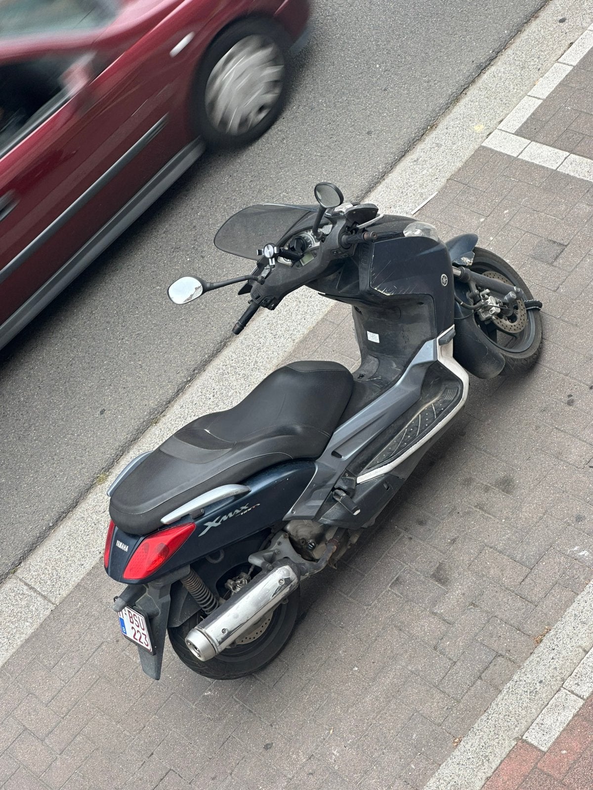 Yamaha x-max 125cc, Fietsen en Brommers, Ophalen, Zo goed als nieuw