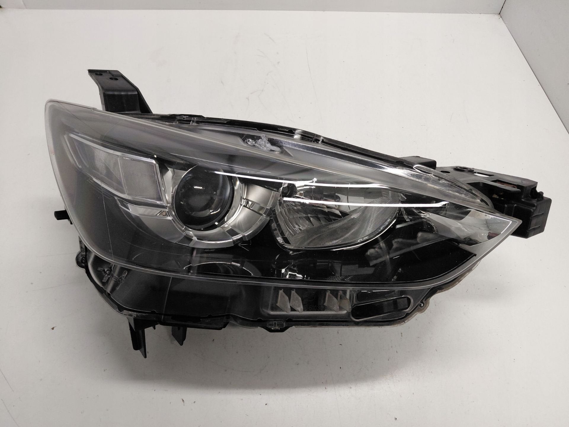 Phare droit Mazda CX3 D10E-51030, Shinchi, Fuchu-Cho 3-1
730-8670  Hiroshima, Mazda Motor Corporation, Info@mazda.co.jp, Mazda