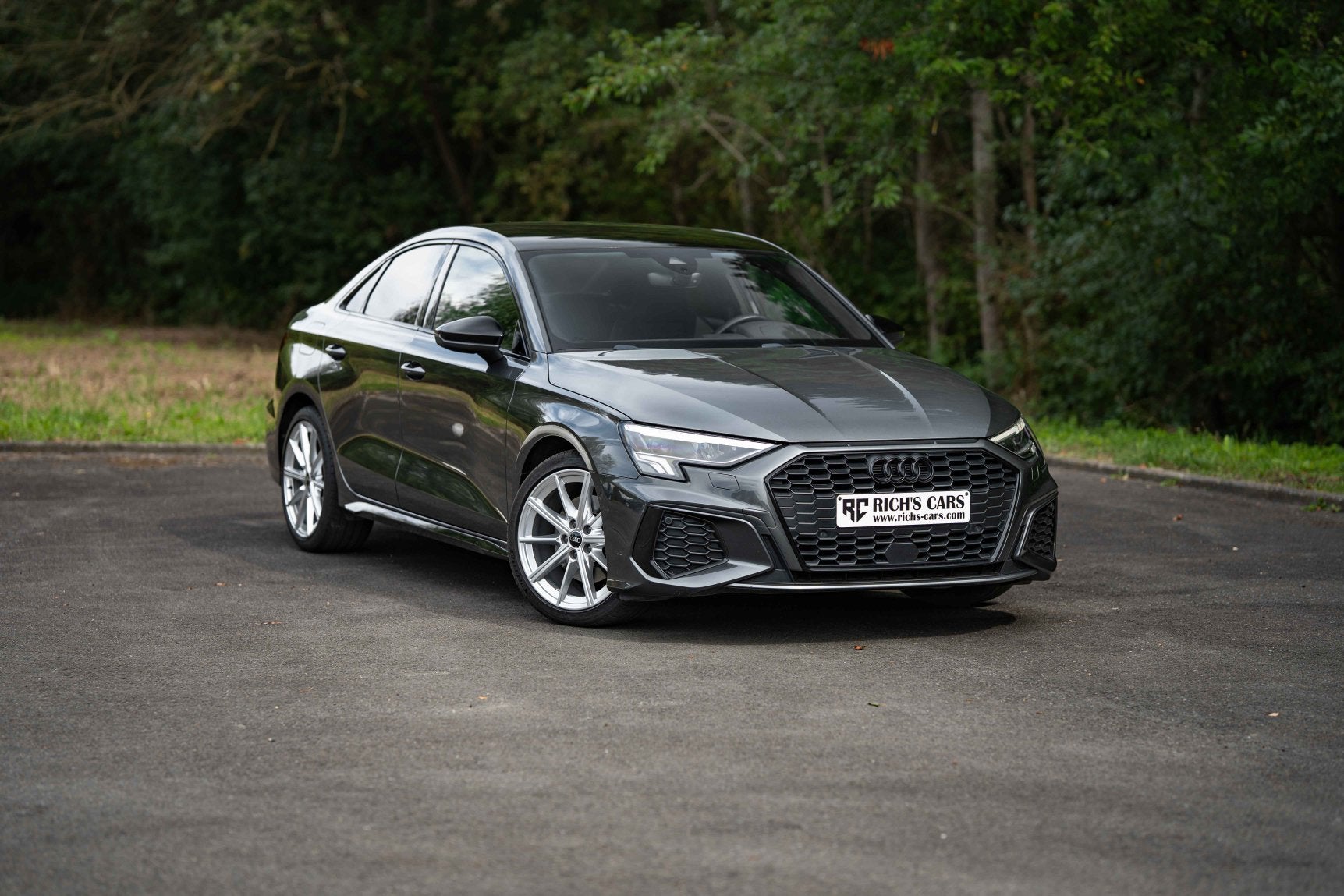 Audi A3 30 TFSI Business Edition S-line, Auto's, Audi, Alcantara, 3 cilinders, 81 kW, Zilver of Grijs