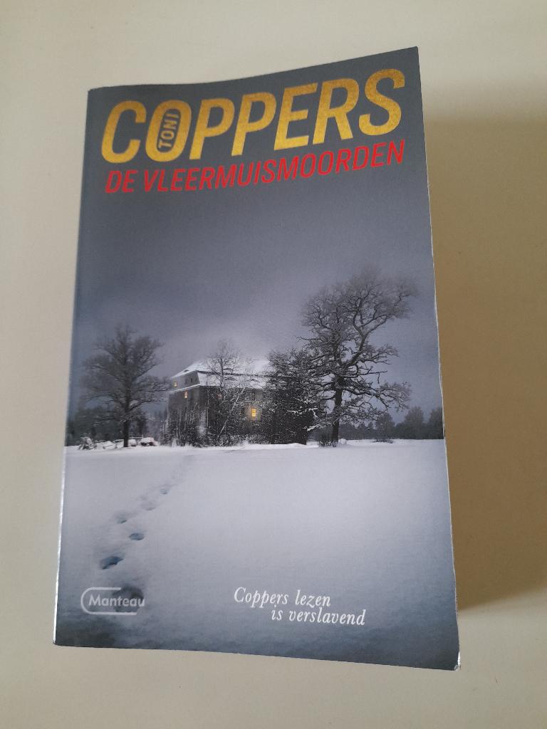 Toni Coppers - De Vleermuismoorden, Ophalen of Verzenden, Zo goed als nieuw