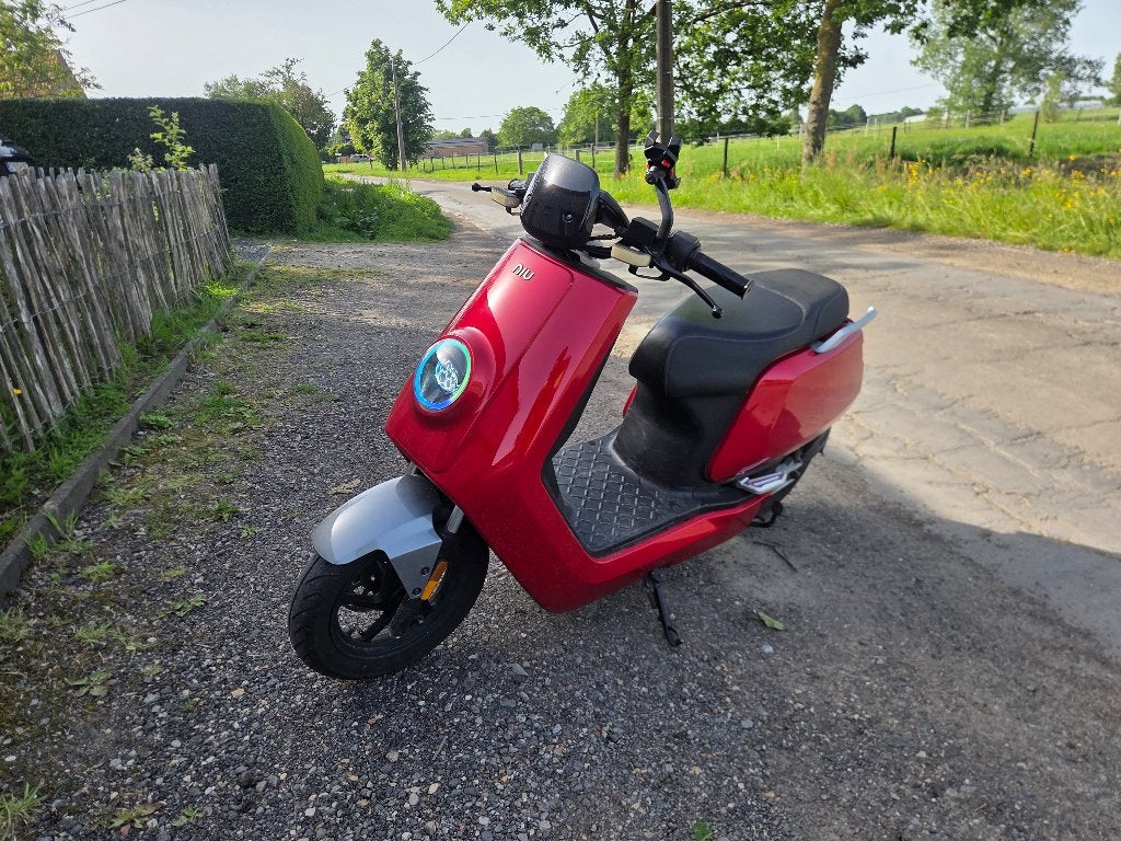 Niu n1s, Fietsen en Brommers, Ophalen, Gebruikt, Klasse A (25 km/u), Elektrisch