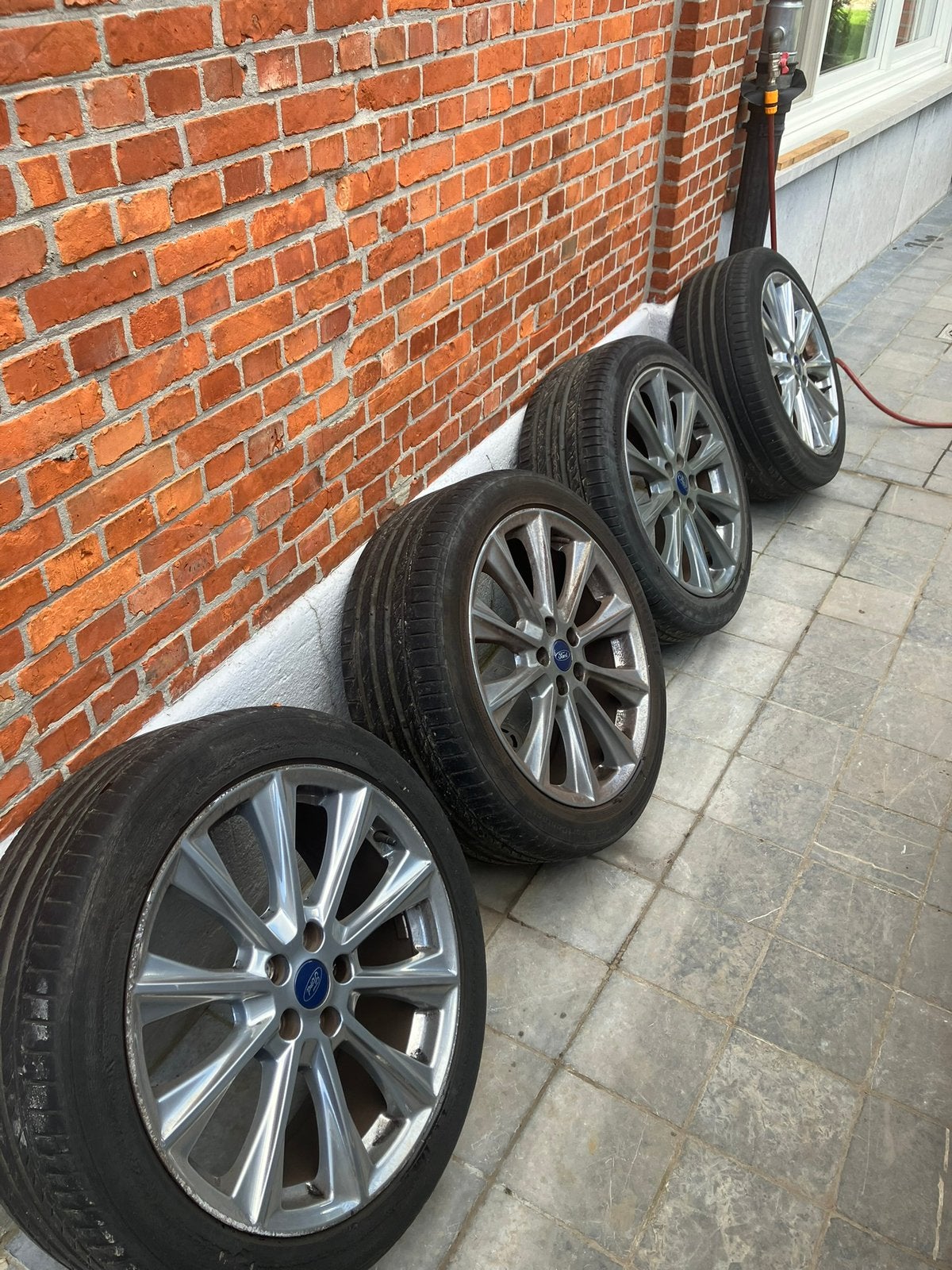 Velgen Ford Kuga Vignale, Enlèvement, Pneu(s)