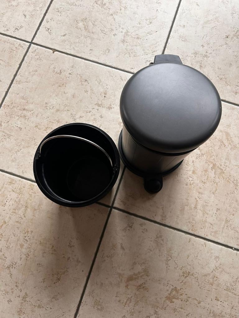 Poubelle de salle de bain Ikéa