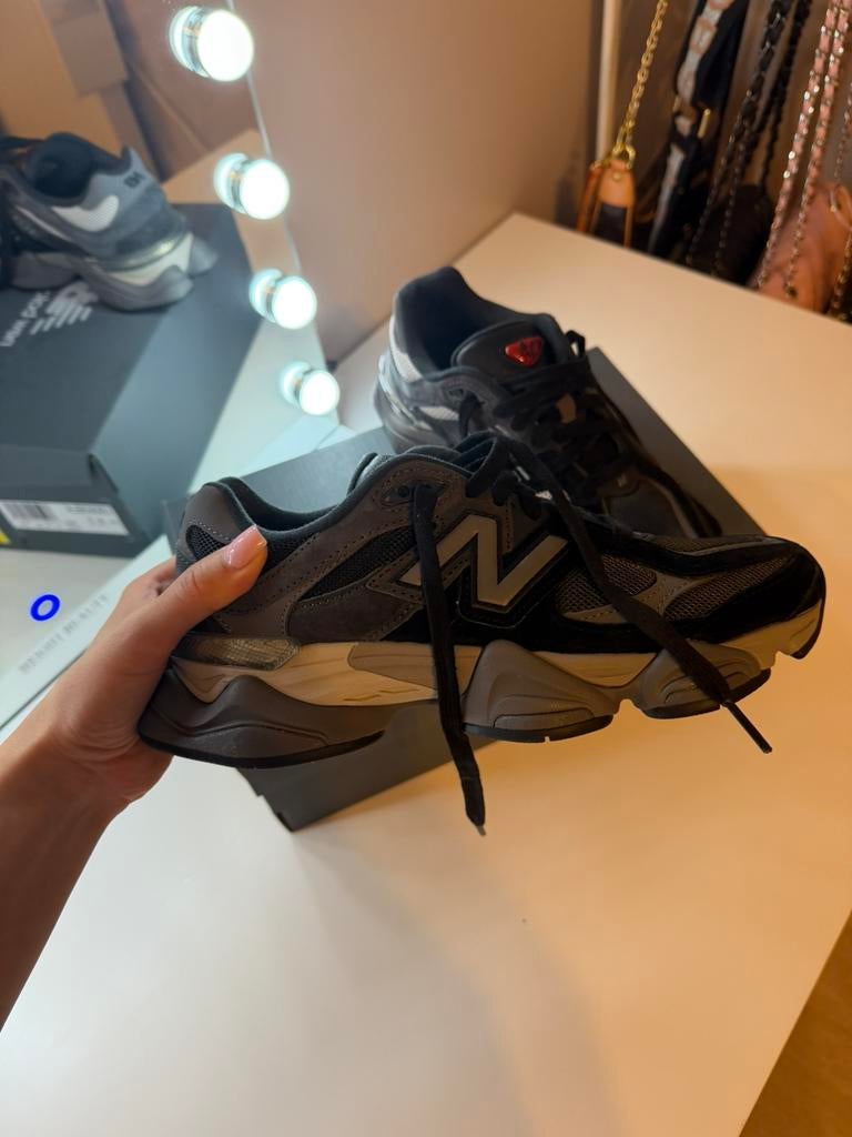 New balance 9060, Ophalen, Nieuw, Sneakers, Grijs