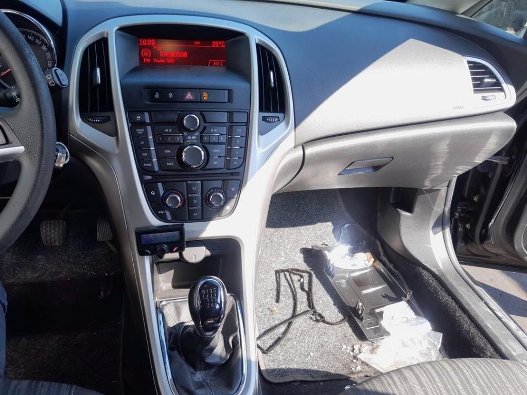 RADIO Opel Astra J (PC6 / PD6 / PE6 / PF6) (20984175), Utilisé, Opel