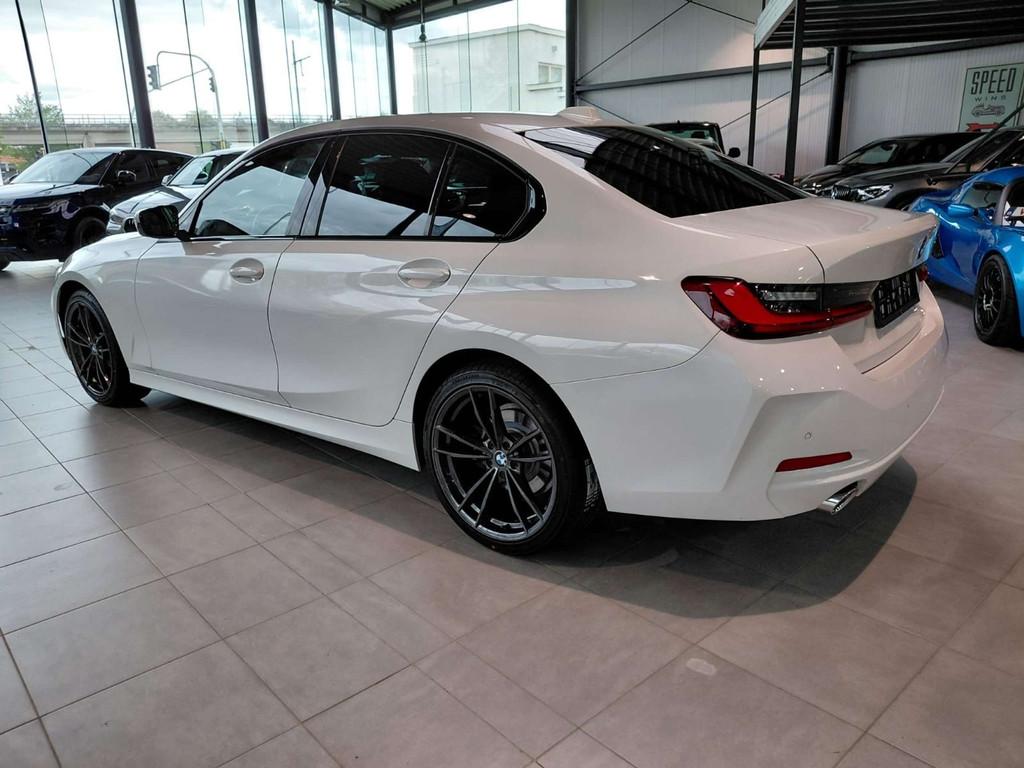 BMW 3 Serie 318 318 FACE LIFT. 19 INCH. SPORTZETELS. 1 EIG., Auto's, BMW, Automaat, Achterwielaandrijving, Gebruikt, Zwart
