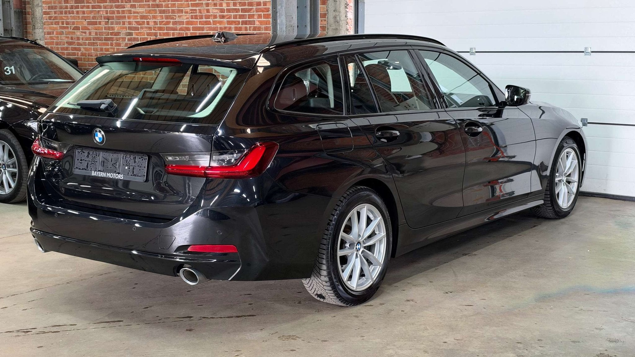 BMW 318 dA*Garantie*Facelift*Sportautomaat*LED*Parkeersens, Autos, Achat, Euro 6, Entreprise, Carnet d'entretien