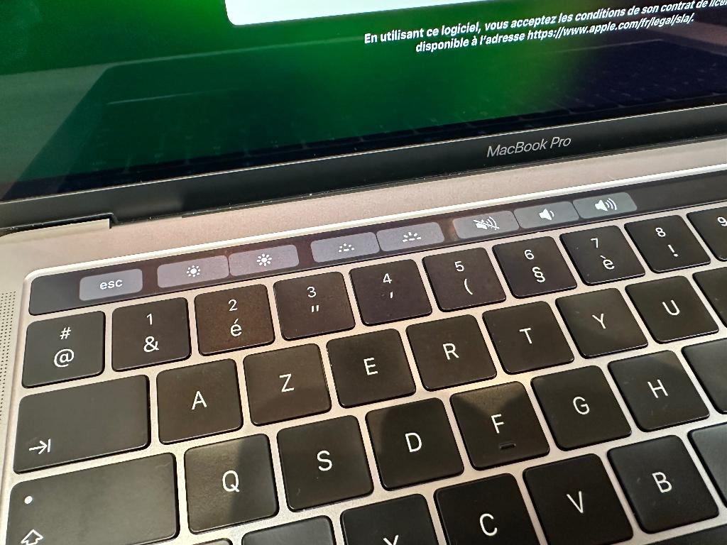 Apple MacBook Pro 13" (comme neuf), 256 GB, Comme neuf, Azerty, 8 GB