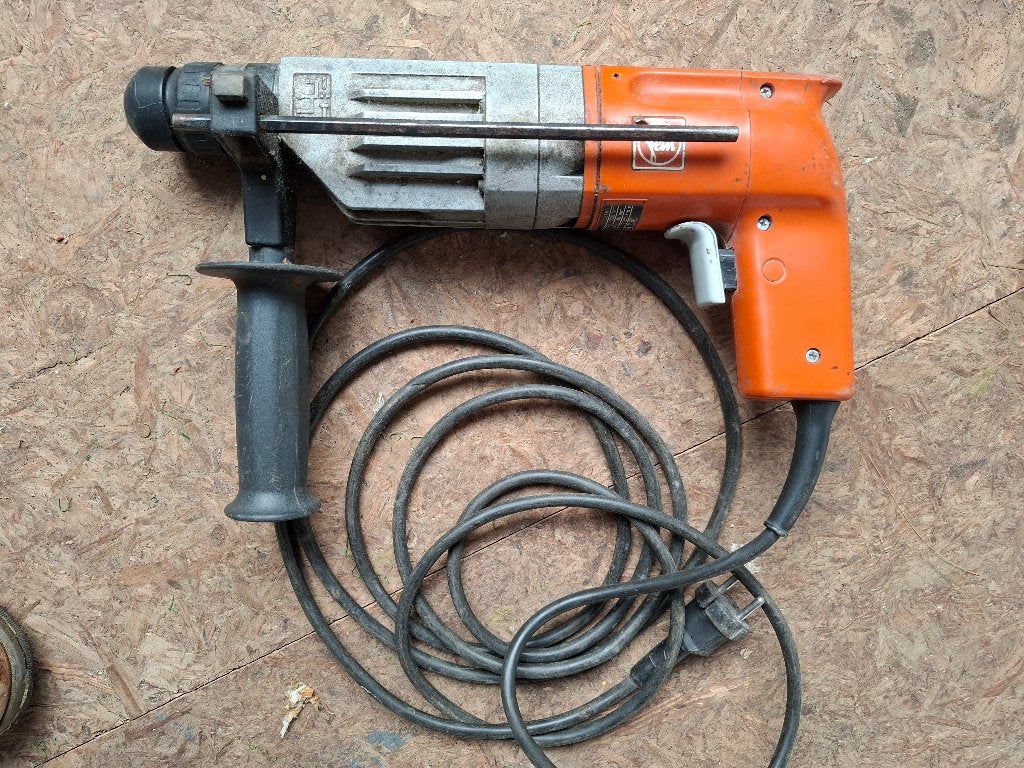 Klopboormachine en knabbelschaar, Ophalen, Gebruikt, Boormachine