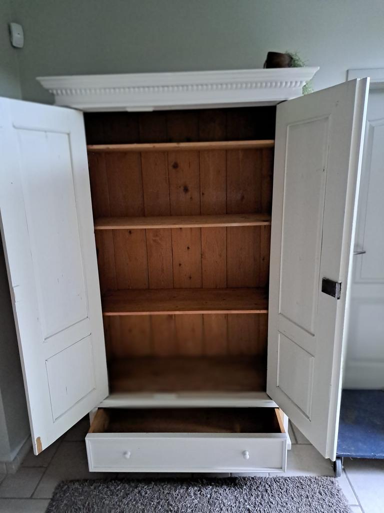 Armoire bois massif avec étagères et tiroir, peinte en blanc, Enlèvement, Utilisé