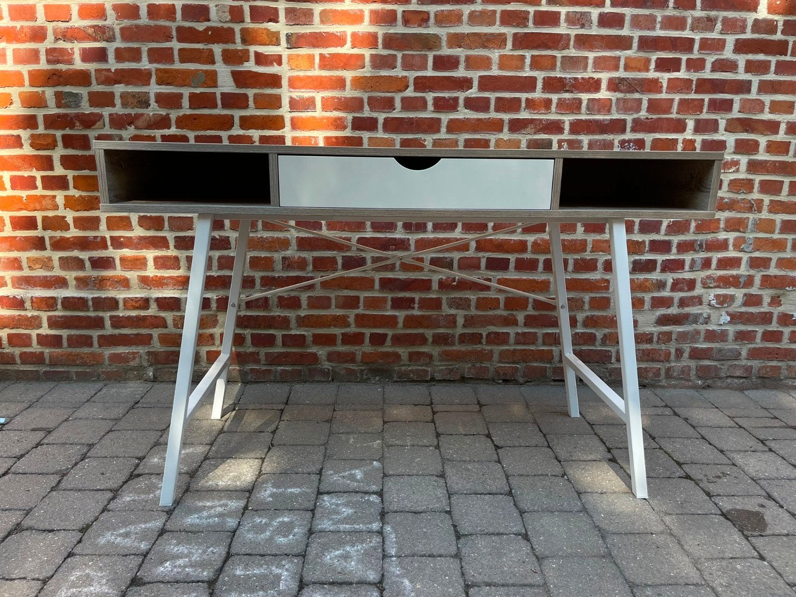 bureau zo goed als nieuw, Ophalen, Jysk, Wit