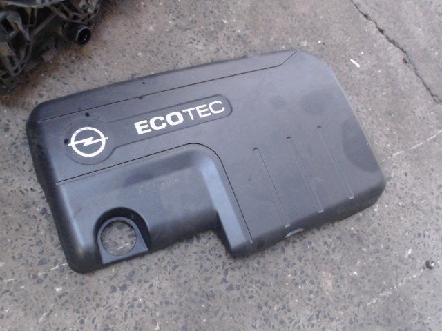 Cache moteur Opel Astra J 1.7CDTi 81kw 2010-2012 LP/15579, Enlèvement, Utilisé, Opel
