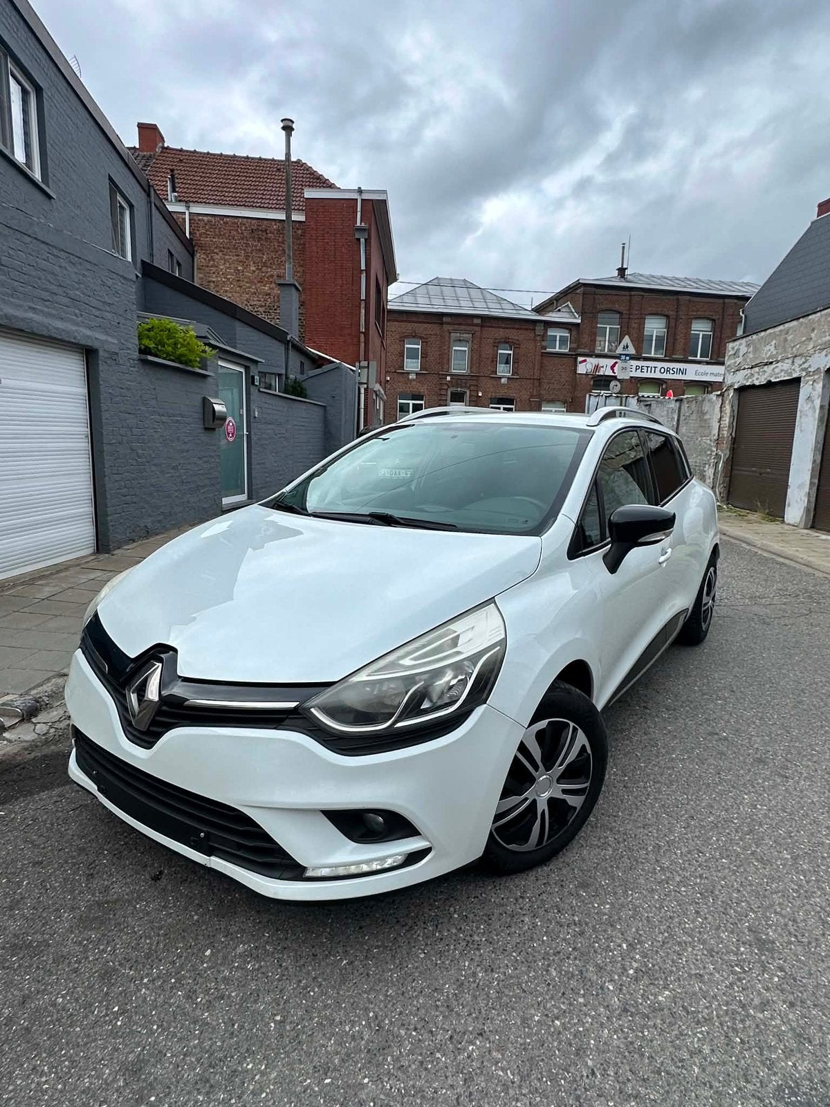 Renault Clio 0.9tce 2017 Prête à immatriculer, Autos, Achat, 898 cm³, Euro 6, Entreprise