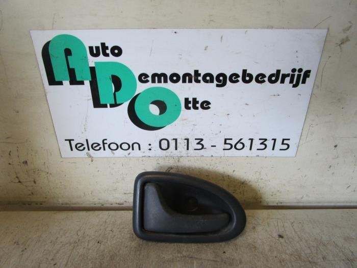 Poignée portière 2portes droite d'un Opel Vivaro (Vivaro 0, -, Opel, Utilisé, -