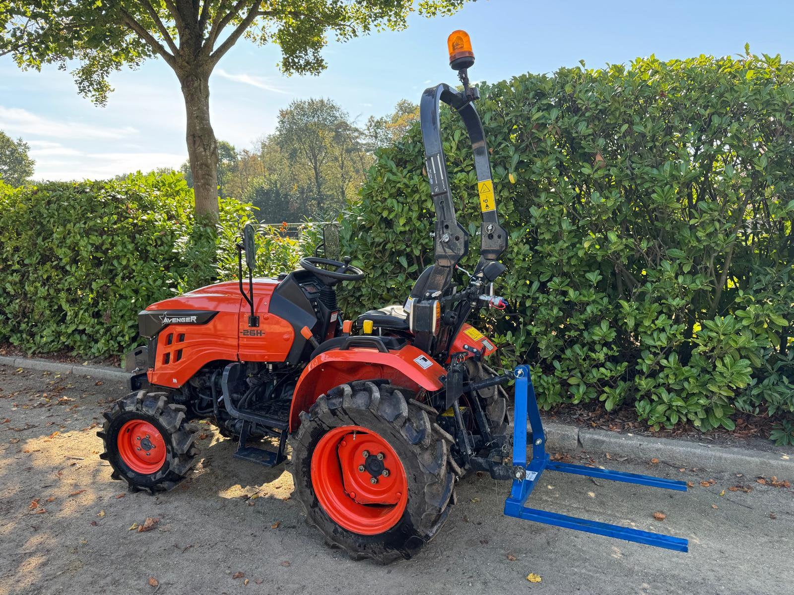Minitractor met toebehoren, Neuf, Autres marques, Jusqu'à 2500, Jusqu'à 80 ch