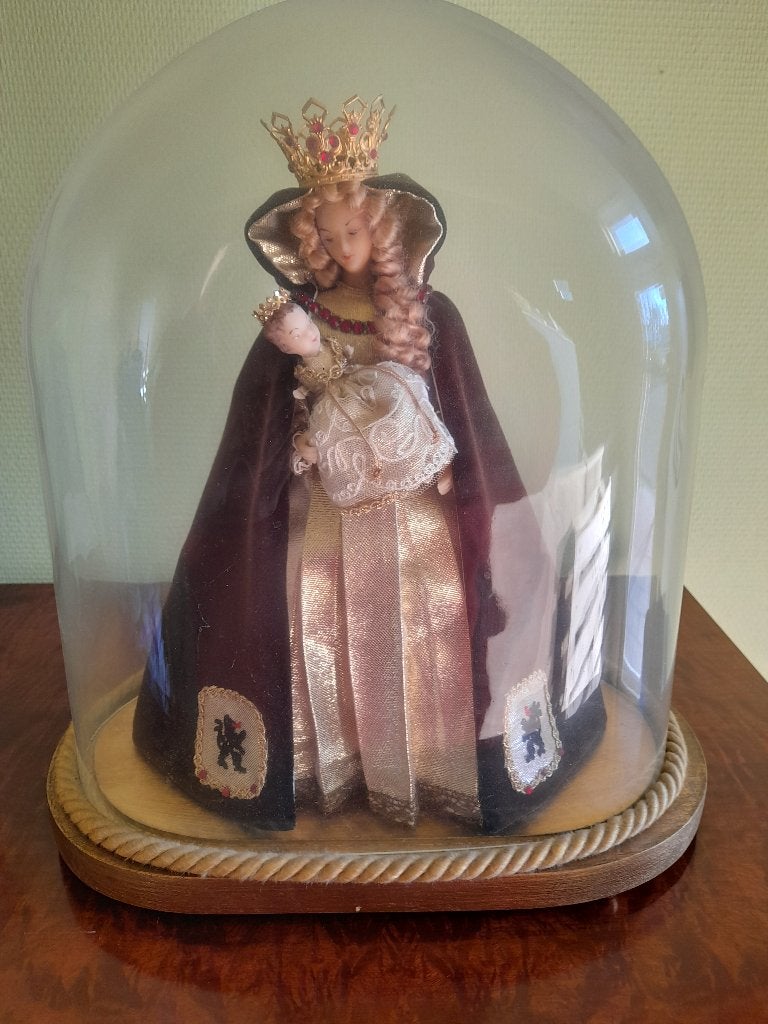Madonna onder stolp, Enlèvement
