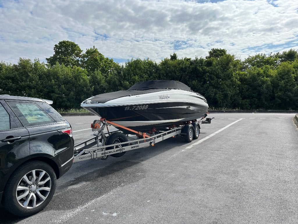 Sea Ray Sundeck 240 | 300 pk V8 | 481 uur | RVS trailer, Watersport en Boten, Ophalen, Gebruikt, Binnenboordmotor, 94 cm