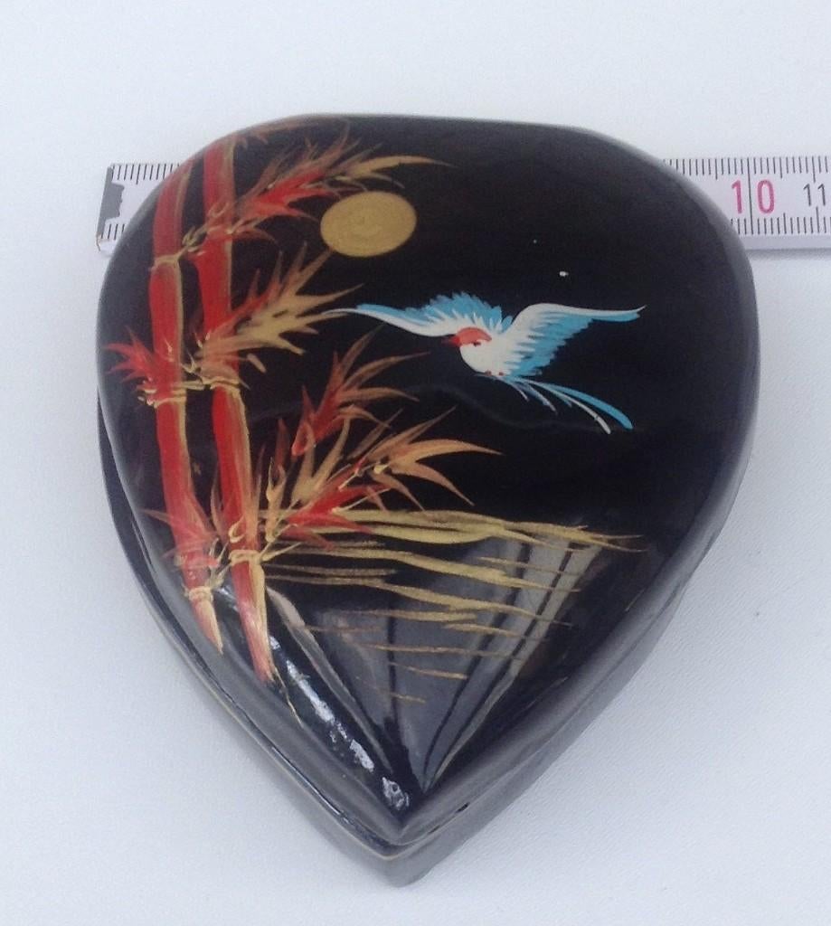 Boîte à bijoux vintage en forme de cœur style thaïlandais, Enlèvement ou Envoi, Comme neuf, Noir, Rigide