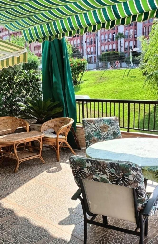 Torrevieja : location de vacances ou hivernage : voiture, Immo, Torrevieja, 65 m², Ventes sans courtier, 2 pièces