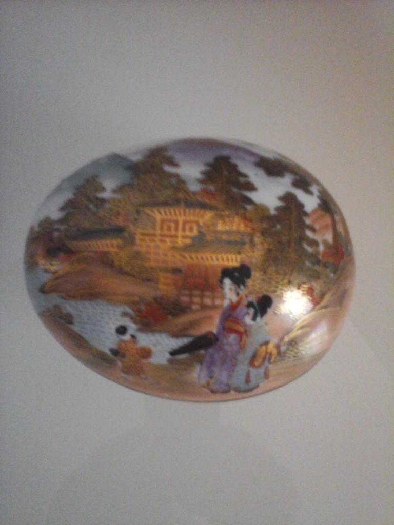 Boite à bijoux en porcelaine Arita japonaise 1912/20, Enlèvement ou Envoi