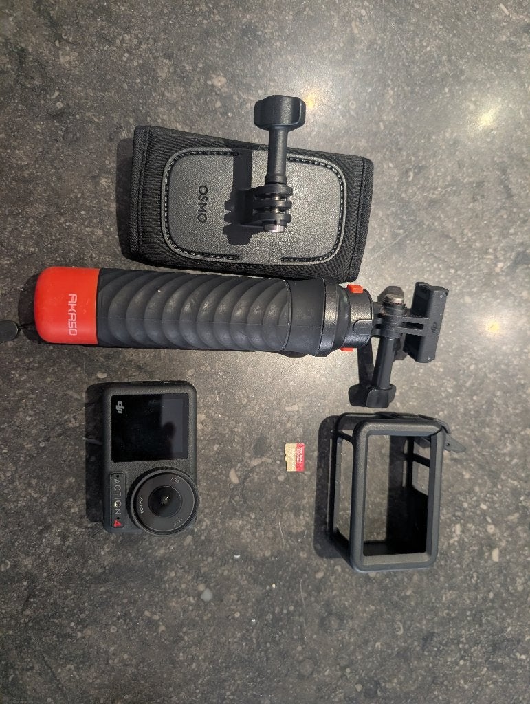 Action cam dji osmo 4., Audio, Tv en Foto, Actiecamera's, Ophalen, Gebruikt