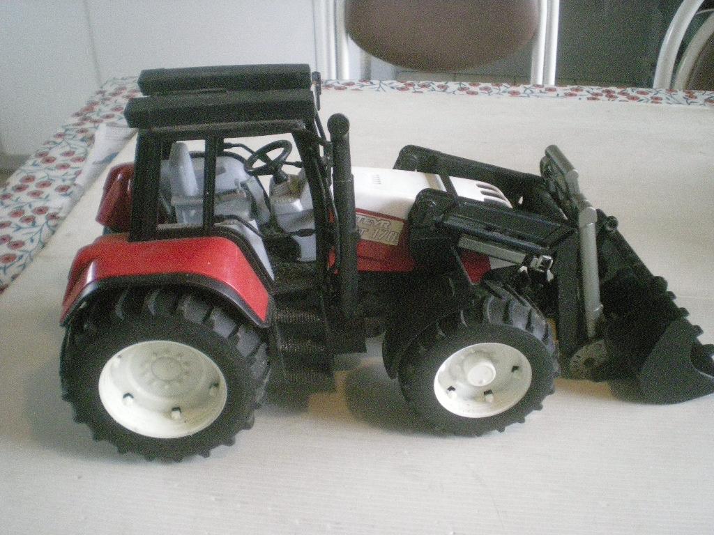 rode tractor met schepper bruder, Kinderen en Baby's, Speelgoed |Speelgoedvoertuigen, Ophalen of Verzenden, Zo goed als nieuw