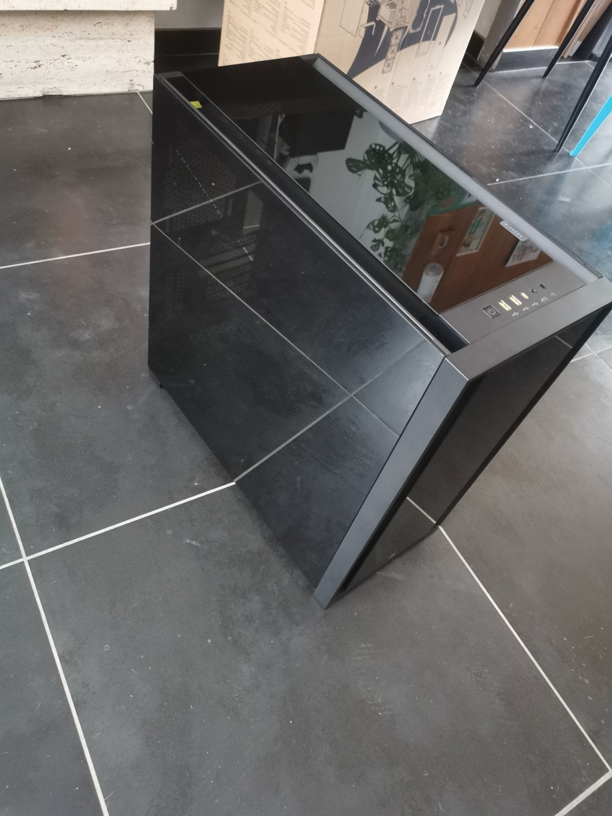 Corsair iCUE 5000X RGB, Enlèvement